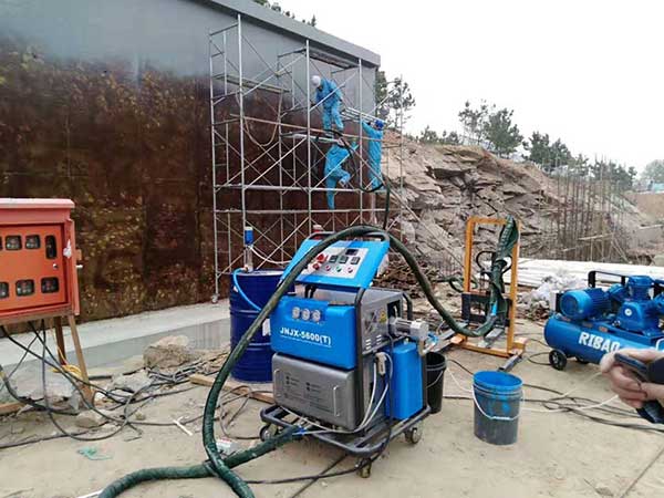 聚脲噴涂機(jī)JNJX-H5600(T)(圖1) 聚脲噴涂機(jī)JNJX-H5600T施工案例